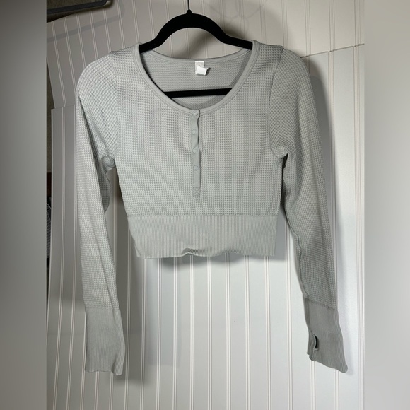 Offline by Aerie women’s long sleeve grey top size S in perfect condition - Picture 2 of 10